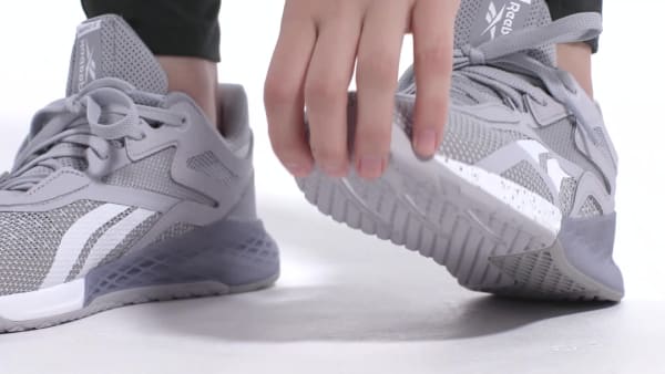 tenis reebok tem forma grande